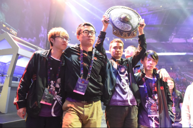 BLG庆祝Elk选手LPL登场五周年：愿展宏图，闪耀在金色的雨中